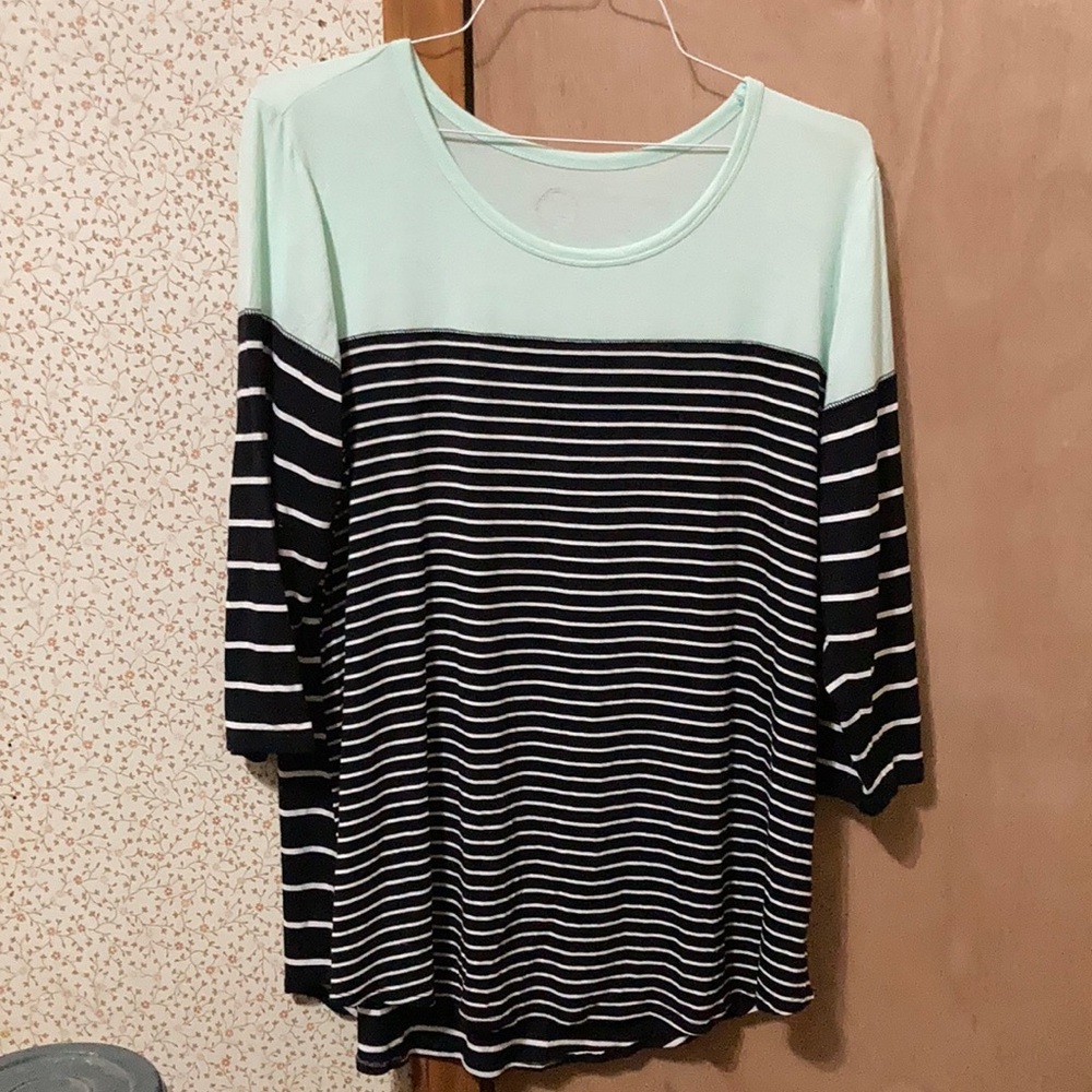 XL 24/7 Maurices long sleeve
